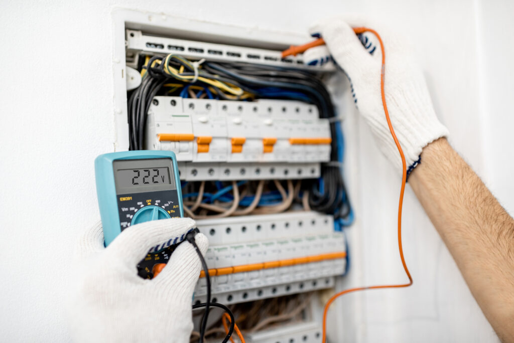 como trabajar de instalador electricista